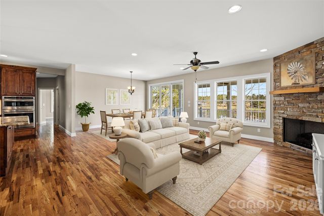 490 Mapleton Lane, Columbus, NC 28722