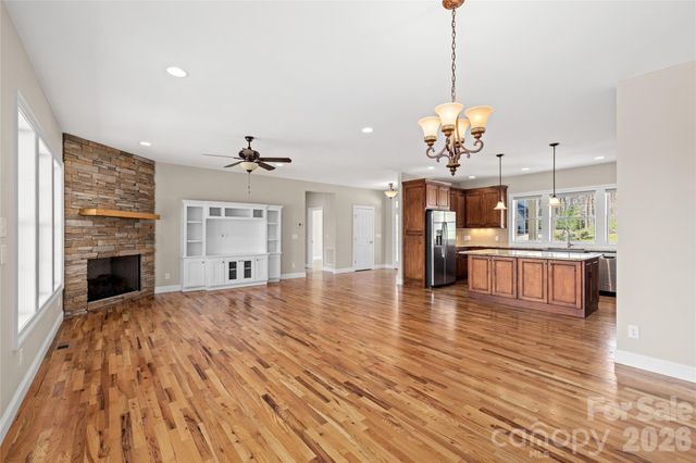 490 Mapleton Lane, Columbus, NC 28722