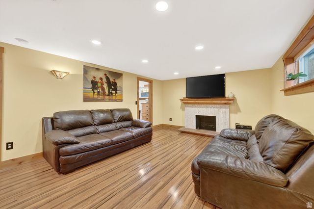 4090 S MONARCH WAY, Holladay, UT 84124