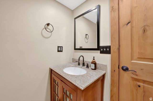 4090 S MONARCH WAY, Holladay, UT 84124