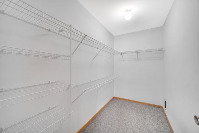 2427 Silverstone Drive 2427, Carpentersville, IL 60110