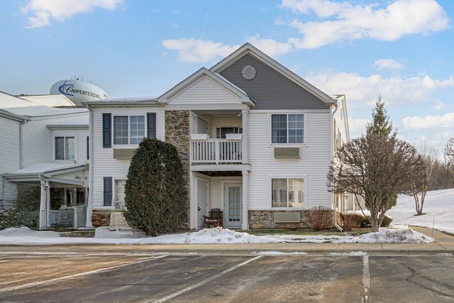 2427 Silverstone Drive 2427, Carpentersville, IL 60110