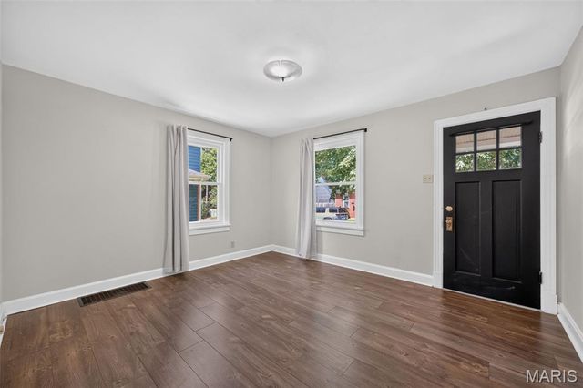 1014 N Benton Avenue, St Charles, MO 63301