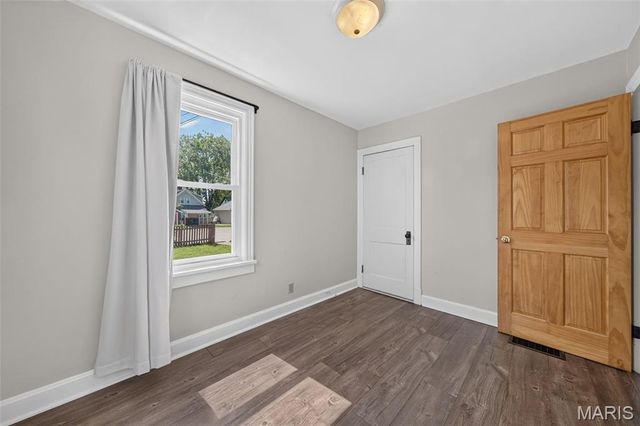 1014 N Benton Avenue, St Charles, MO 63301