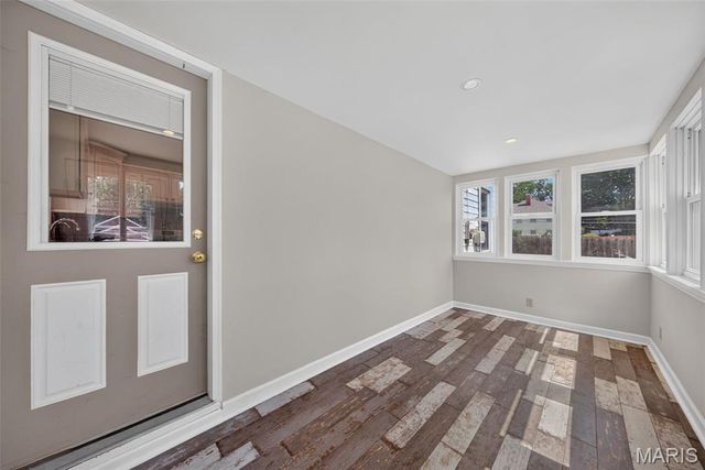 1014 N Benton Avenue, St Charles, MO 63301