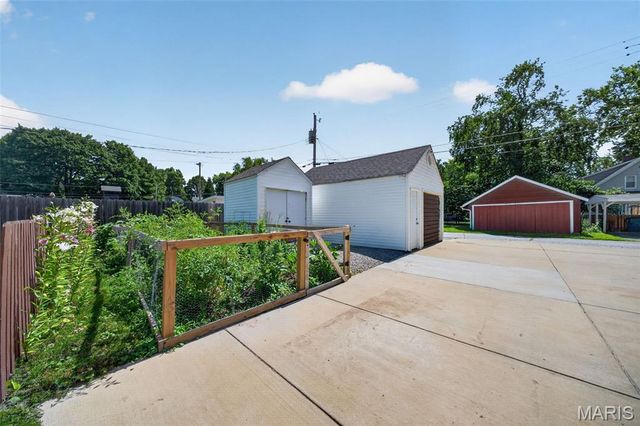 1014 N Benton Avenue, St Charles, MO 63301