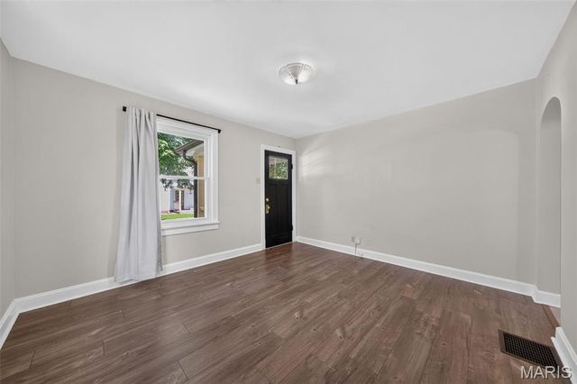 1014 N Benton Avenue, St Charles, MO 63301
