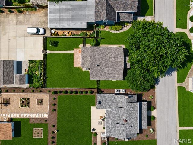 1014 N Benton Avenue, St Charles, MO 63301