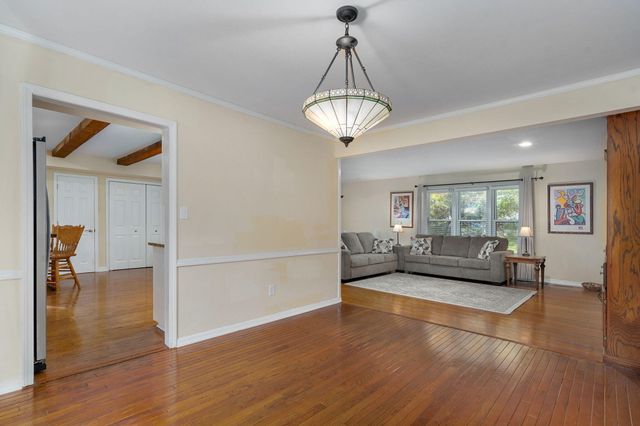 2081 E Adolphus Court, Springfield, MO 65804