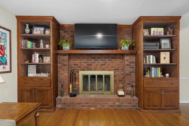 2081 E Adolphus Court, Springfield, MO 65804
