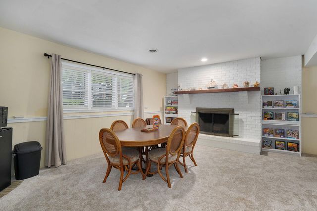 2081 E Adolphus Court, Springfield, MO 65804