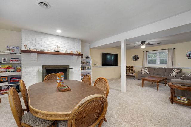 2081 E Adolphus Court, Springfield, MO 65804