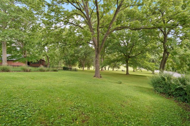 2081 E Adolphus Court, Springfield, MO 65804