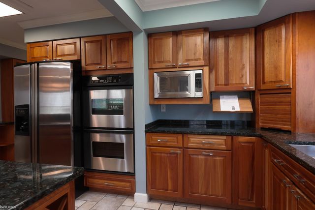 2806 Woodstock Drive, Port Huron, MI 48060