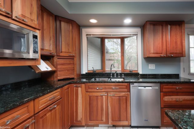 2806 Woodstock Drive, Port Huron, MI 48060