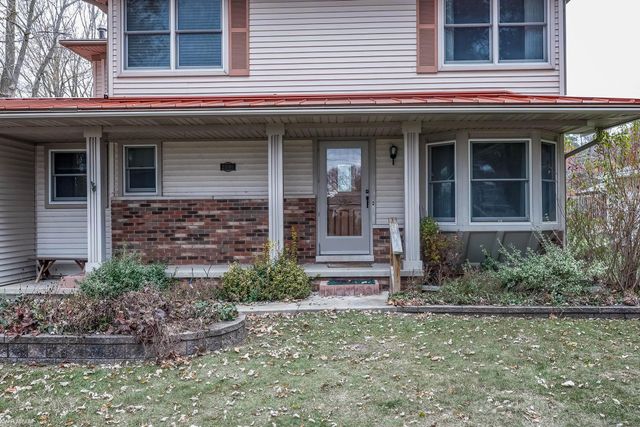 2806 Woodstock Drive, Port Huron, MI 48060