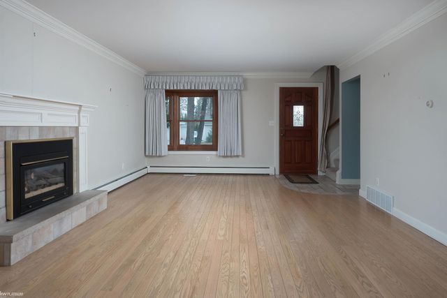 2806 Woodstock Drive, Port Huron, MI 48060