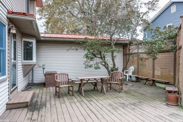 2806 Woodstock Drive, Port Huron, MI 48060