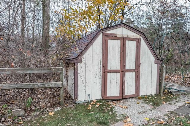 2806 Woodstock Drive, Port Huron, MI 48060