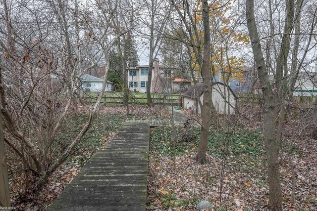 2806 Woodstock Drive, Port Huron, MI 48060