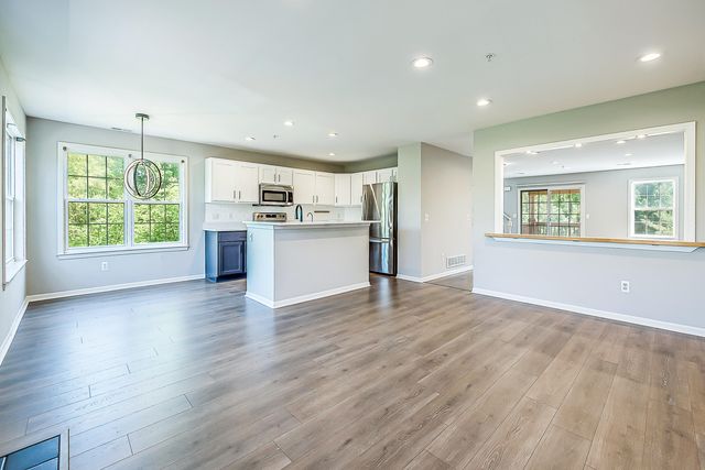 2865 Barclay Way, Ann Arbor, MI 48105