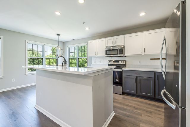2865 Barclay Way, Ann Arbor, MI 48105