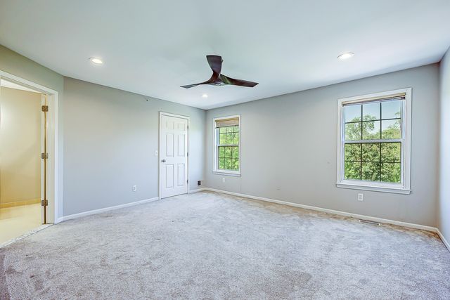 2865 Barclay Way, Ann Arbor, MI 48105