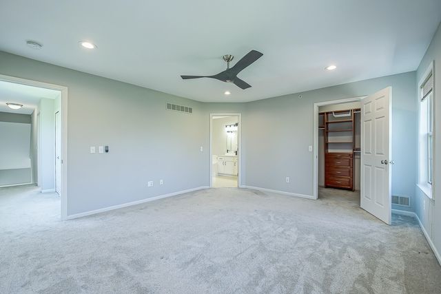 2865 Barclay Way, Ann Arbor, MI 48105