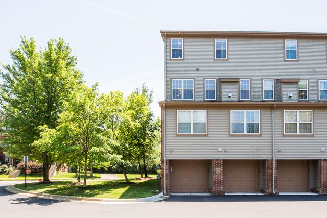 2865 Barclay Way, Ann Arbor, MI 48105