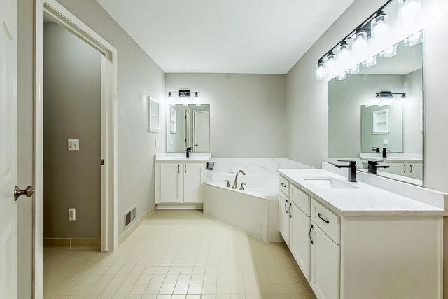 2865 Barclay Way, Ann Arbor, MI 48105