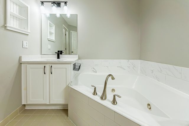 2865 Barclay Way, Ann Arbor, MI 48105