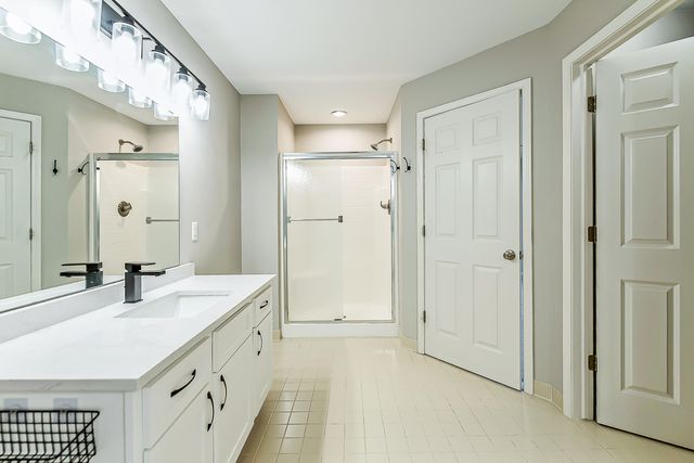 2865 Barclay Way, Ann Arbor, MI 48105