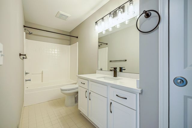 2865 Barclay Way, Ann Arbor, MI 48105