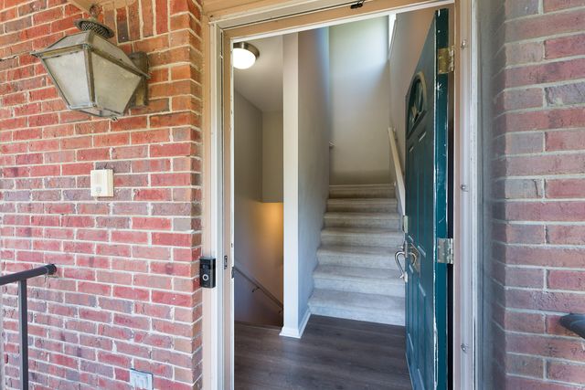 2865 Barclay Way, Ann Arbor, MI 48105