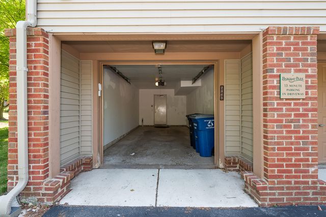 2865 Barclay Way, Ann Arbor, MI 48105