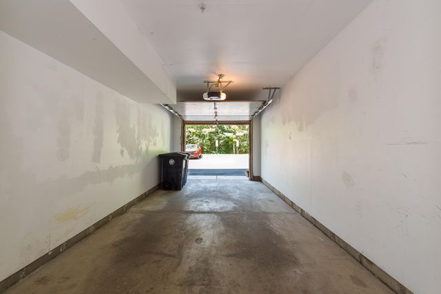 2865 Barclay Way, Ann Arbor, MI 48105