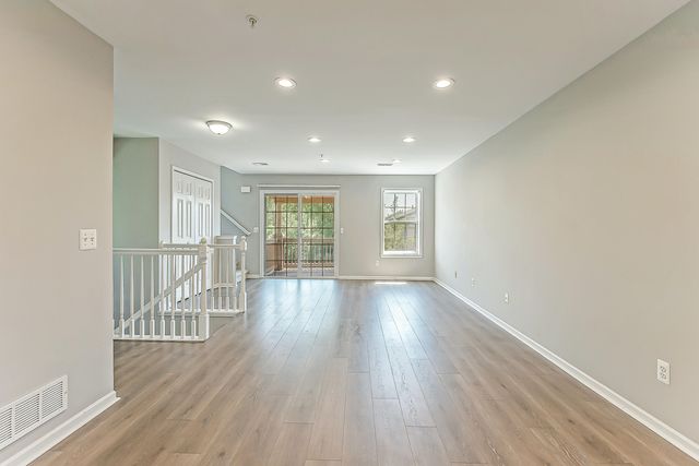 2865 Barclay Way, Ann Arbor, MI 48105