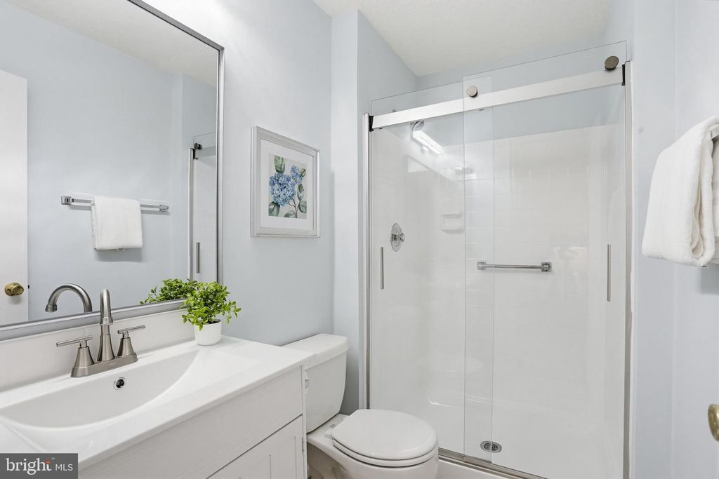 Image 19 of property listing at 17 WENSLEY DALE CT, Owings Mills, MD 21117