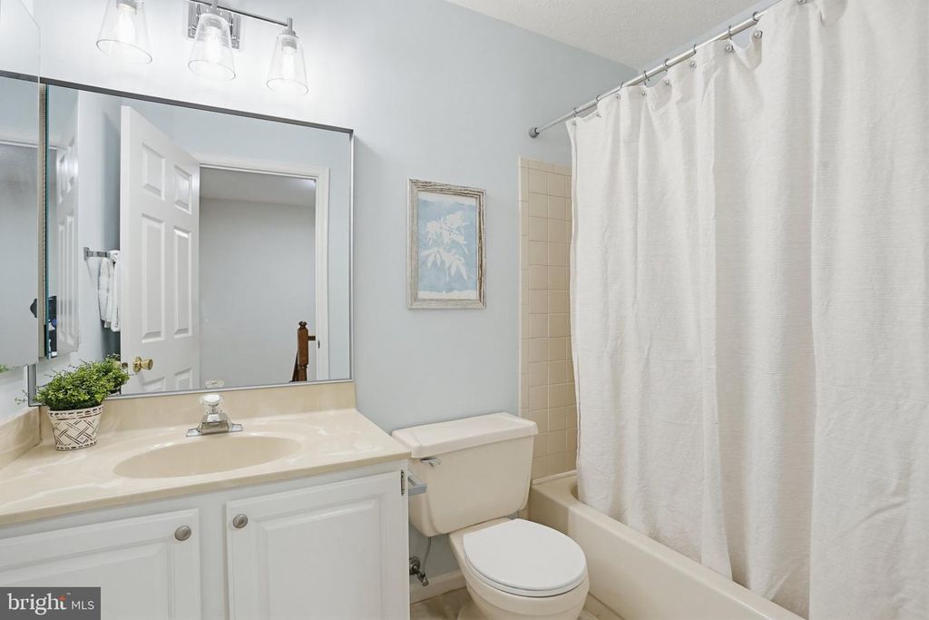 Image 25 of property listing at 17 WENSLEY DALE CT, Owings Mills, MD 21117