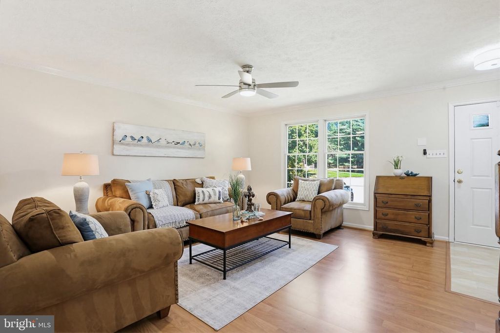 Image 4 of property listing at 17 WENSLEY DALE CT, Owings Mills, MD 21117