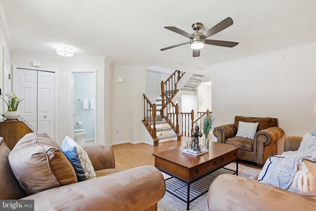 Image 5 of property listing at 17 WENSLEY DALE CT, Owings Mills, MD 21117