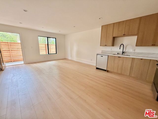 2705 Benedict Street, Los Angeles, CA 90039
