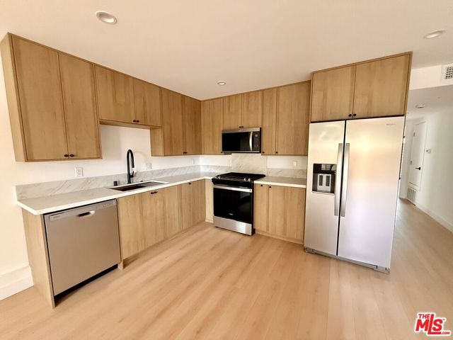 2705 Benedict Street, Los Angeles, CA 90039