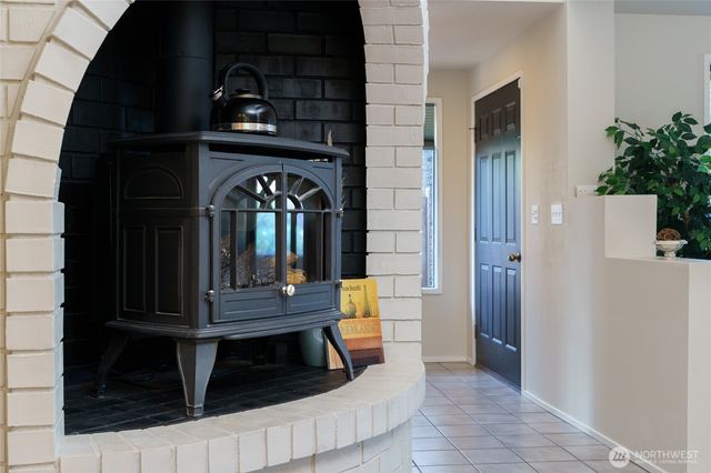 627 N Waugh Road, Mount Vernon, WA 98273