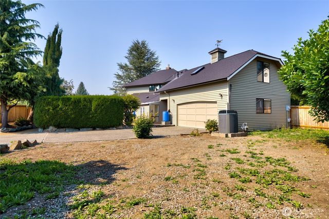 627 N Waugh Road, Mount Vernon, WA 98273