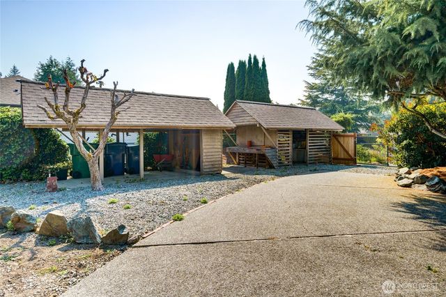 627 N Waugh Road, Mount Vernon, WA 98273