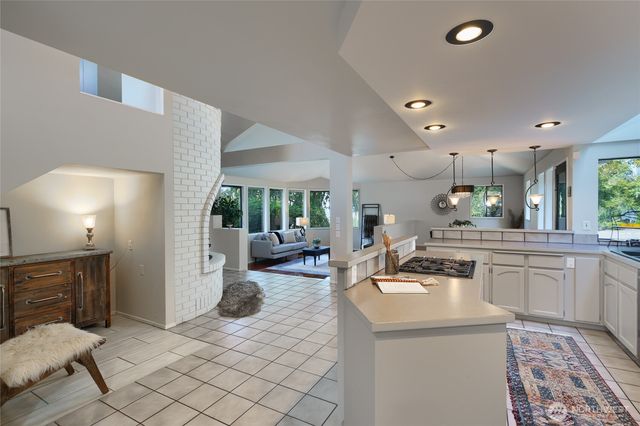 627 N Waugh Road, Mount Vernon, WA 98273