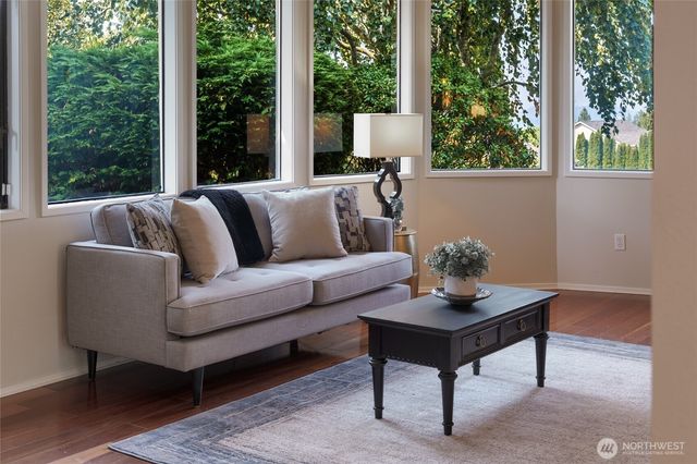 627 N Waugh Road, Mount Vernon, WA 98273