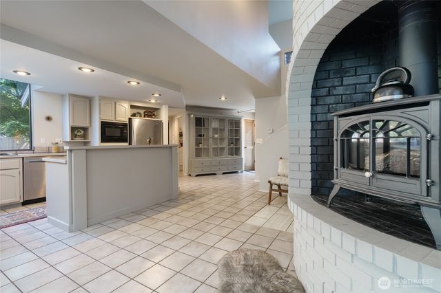 627 N Waugh Road, Mount Vernon, WA 98273