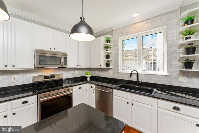 25504 HEATHFIELD CIR, Chantilly, VA 20152